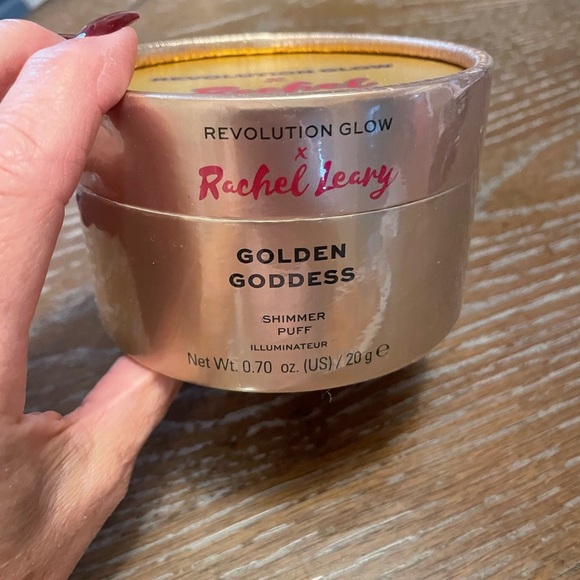 BNIB Revolution Glow Golden Goddess Illuminator Shimmer Puff - Picture 5 of 6